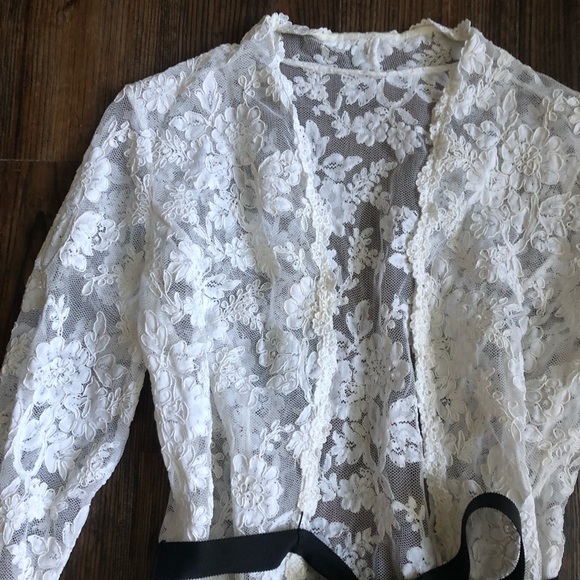 Vintage White Lace Embroidered Shabby Chic Cottagecore Cardigan Jacket with Belt - Picture 5 of 7